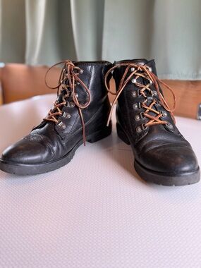 Vintage Ralph Lauren Black Leather Lace-Up Ankle Boots with Brown Laces